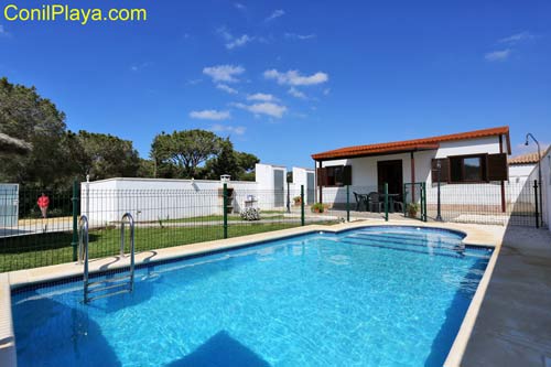 Chalet en Conil con piscina privada