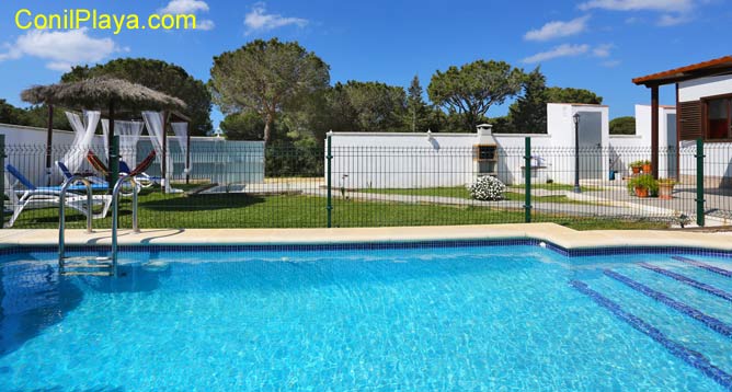 Chalet en Conil de la Frontera con piscina