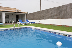 Alquiler de Apartamento en Conil para 3 personas (max 3) Con piscina. Con aire acondicionado.