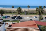 1 dormitorios,2 personas. Varios estudios situados a 100 mts de la playa con vistas al mar, en el Carril de la Fuente. Ideal parejas y para fines de semana o vacaciones de verano.  Constan de cuarto de baño, salón - cocina - comedor y dormitorio. Parking privado opcional.
