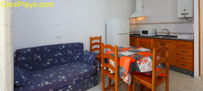 estudio en conil con salón - comedor