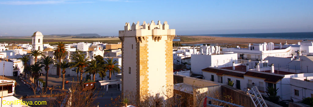 Conil. Torre de Guzman e Iglesia de Santa Catalina.