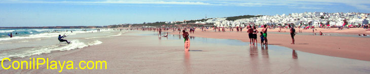 Kite-surf con viento de poniente en Conil.