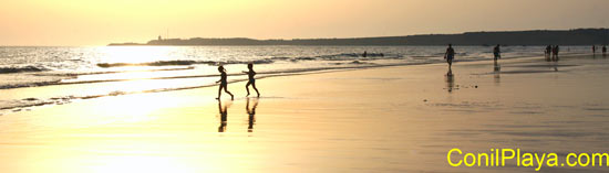 Conil, atardecer en la playa de la Fontanilla. 4 de Agosto de 2008.