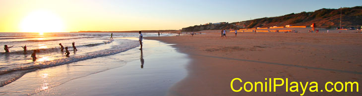 Niños en la playa de la Fontanilla. Agosto de 2008.