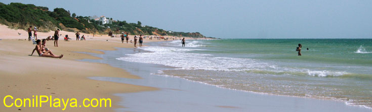 Playa de Roche, cerca de la playa de La Torre de El Puerco. Agosto de 2008.