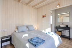 Casa en primera linea de playa frente a la Torre de El Palmar. Dispone de porche y barbacoa.
capacidad para 5 personas