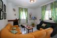 Excelente chalet en El Palmar, en el Carril del Pino, cerca de la playa andando. Luminoso, amplio y fresco. Dispone de porche y barbacoa. Consta de 3 dormitorios, 2 cuartos de baño.
El chalet dispone de 3 dormitorios y está situado en zona tranquila.