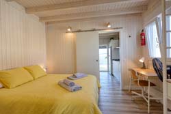 Chalet muy tranquilo y a pocos minutos de la playa andando. Amplia parcela, aparcamiento privado, barbacoa, piscina desmontable. capacidad para 6 personas