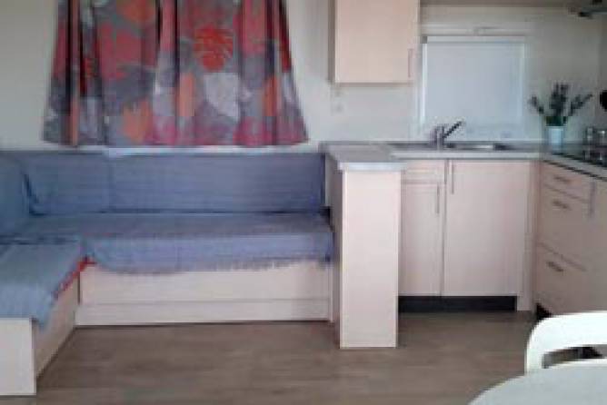 Casa en el Palmar muy cerca de la playa andando, aire acondicionado, porche, barbacoa, aparcamiento privado.
casa de 2 dormitorios para 4 personas