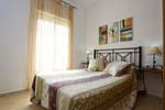Casa con piscina en El Palmar de Vejer de nueva construcción situada en zona muy tranquila, jardin, barbacoa, aire acondicionado. Consta de salón - comedor con aire acondicionado, 2 dormitorios, cuarto de baño con placa de ducha, amplio jardín con césped. Casa de 2 dormitorios y capacidad para 4 personas.