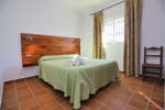 Chalet situado cerca de la playa andando. Amplio jardín, aire acondicionado, barbacoa, aparcamiento privado techado. Tiene capacidad para 6 o 7 personas y 2 camas de matrimonio.