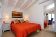 Bonito apartamento de nueva construccií³n con aire acondicionado, barbacoa y aparcamiento privado. Situado en zona rural muy tranquila y a 10 minutos de la playa andando. Ideal para parejas que desean visitar la playa de El Palmar y la mangueta.
El Palmar