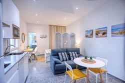 1 dormitorios,2 personas. Tranquilo apartamento situado muy cerca de la playa del Palmar andando. 1 dormitorio, porche, barbacoa, aparcamiento. 