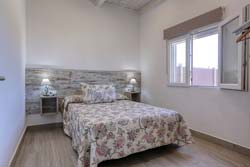 Chalet situado en zona muy tranquila del Palmar, jardin, porche. Muy privado. A pocos minutos de la playa
capacidad para 6 personas