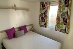 Tranquila casa situada muy proxima a la carretera principal de El Palmar. Piscina privada, jardín, merendero con barbacoa.
Casa para 4 personas.