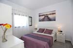 Estupenda casa situada cerca de la playa andando, zona muy tranquila, porche, barbacoa, jardín, aparcamiento privado. Ideal para familias que desean pasar sus vacaciones cerca de la playa.
capacidad para 4 personas