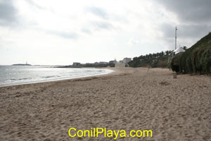 Zona donde brota el agua de las paredes de la playa.