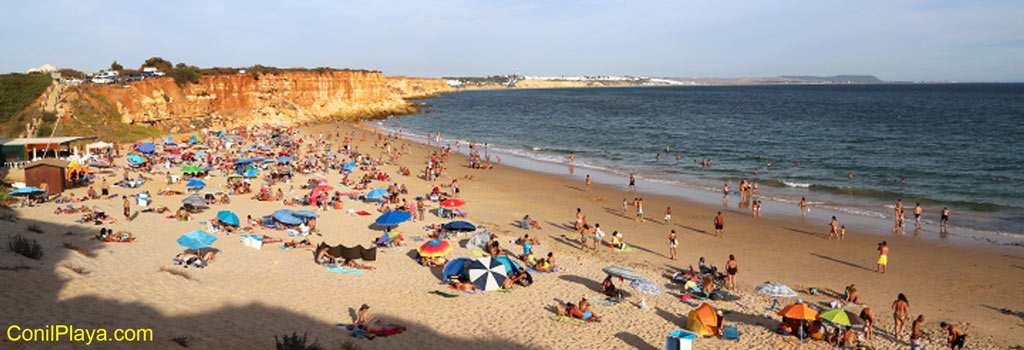 Conil, la cala del aceite, cerca de Roche Viejo