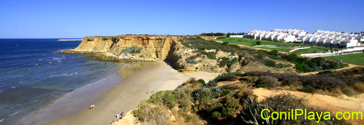 La bonita Cala del Puntalejo vista desde lo alto.