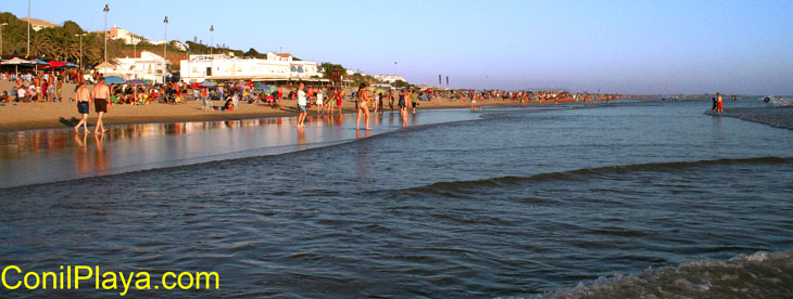 Paseando en la playa de la Fontanilla