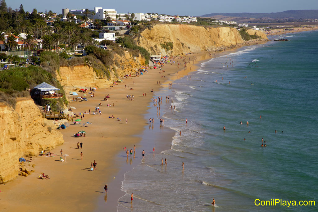 Vista de la playa de la fuente del Gallo desde el Puntalejo.