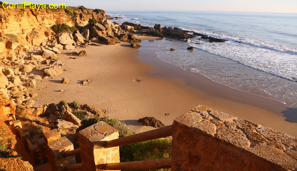 Escaleras de bajada.