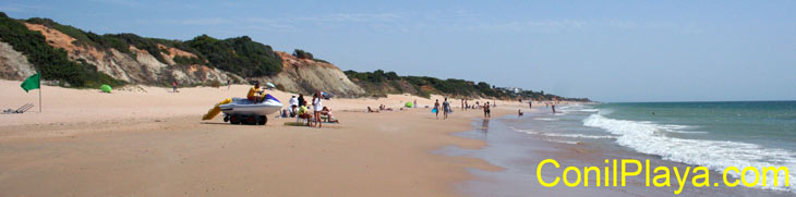 Playa del Puerco. Moto acuática del puesto de salvamento / socorro.