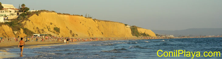 De paseo por la playa.