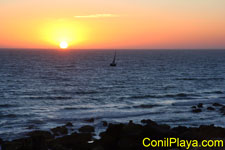 Puesta de Sol contemplada desde las Calas de Poniente.