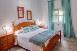 Ideal para descansar. Estupendo chalet con piscina privada situado entre Vejer y Barbate, a pocos minutos de la playa. capacidad para 4 personas