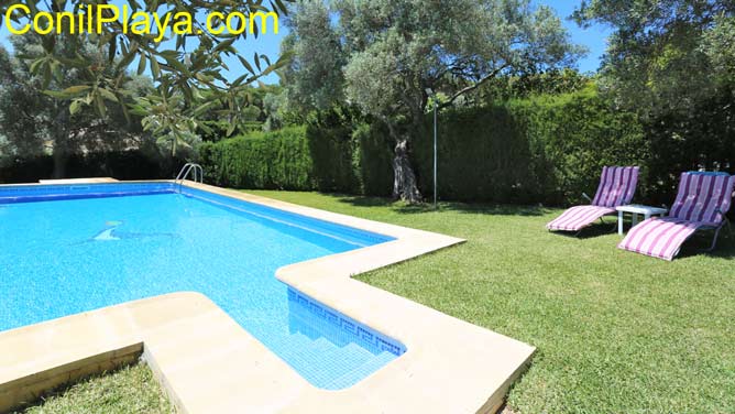 piscina con escalones