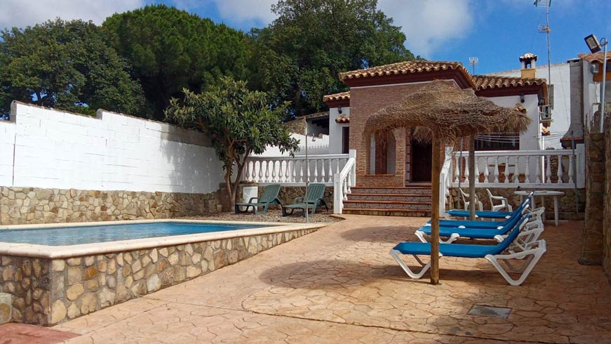 piscina tumbonas