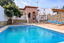 Alquiler de Chalet en Vejer para 4 personas (max 5) Con piscina.