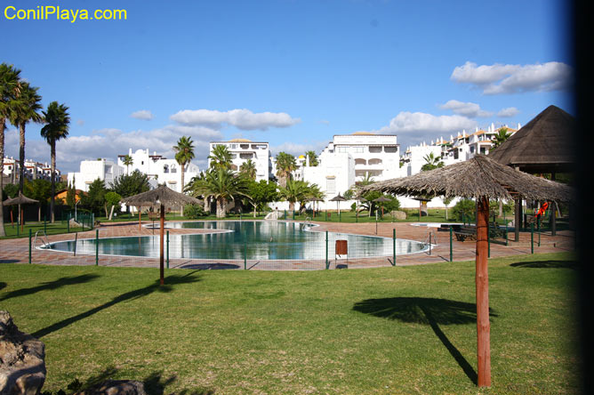 apartamento en Zahara de los Atunes con piscina