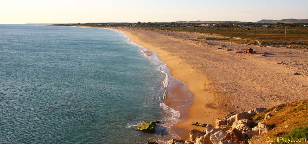 Playa de zahora vista desde el Faro de Trafalgar.