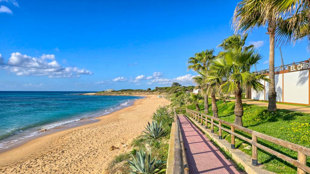 Vista de la playa de de Zahora.